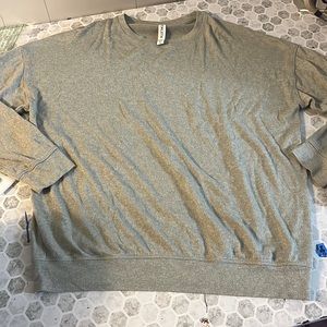 Athleta Small Gray Long Sleeve Crewneck T Shirt